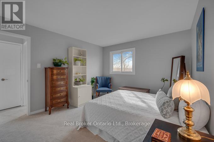 163 Ross Lane, Oakville (Ro River Oaks), Ontario  L6H 5K3 - Photo 22 - W12652848