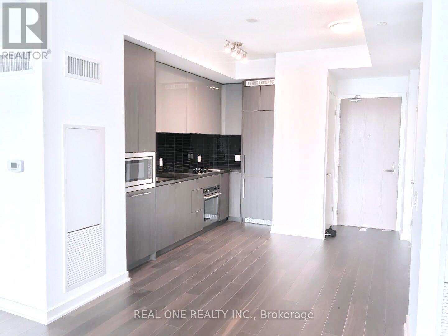 5207 - 125 Blue Jays Way, Toronto (Waterfront Communities), Ontario  M5V 0C4 - Photo 3 - C12890710