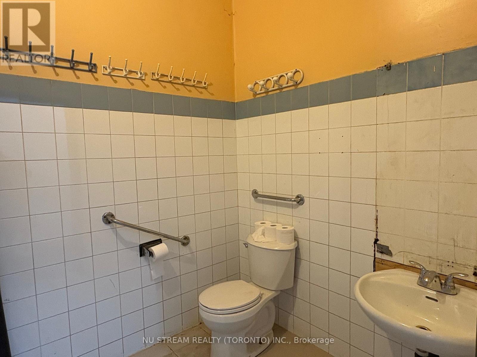 688 Gerrard Street, Toronto (North Riverdale), Ontario  M4M 1Y3 - Photo 6 - E12890690