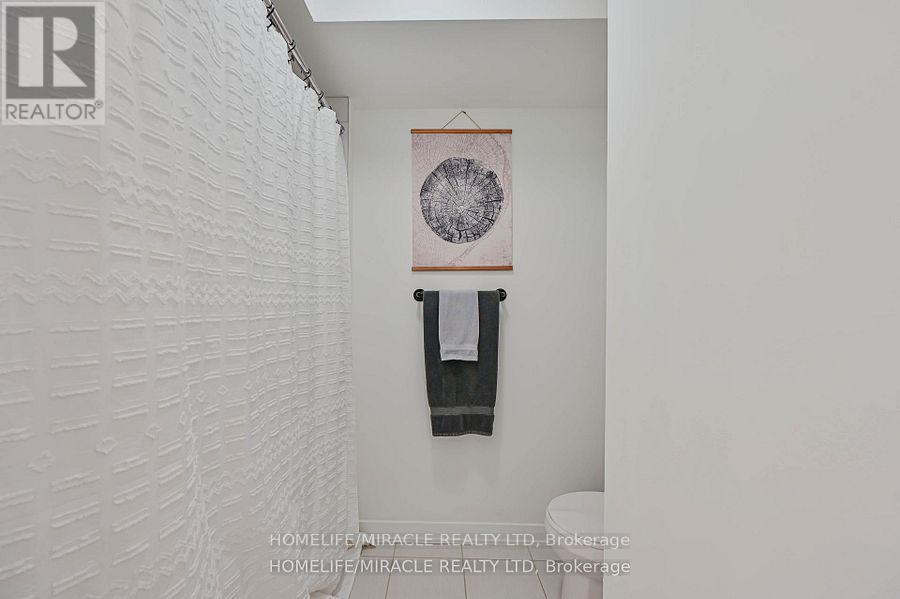 17 Selfridge Way, Whitby, Ontario  L1N 0N9 - Photo 30 - E12890726