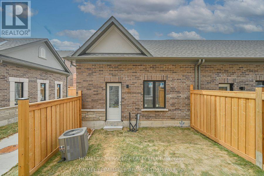 17 Selfridge Way, Whitby, Ontario  L1N 0N9 - Photo 43 - E12890726