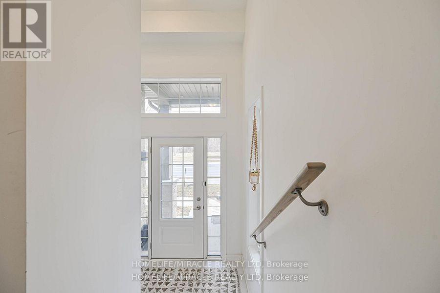 17 Selfridge Way, Whitby, Ontario  L1N 0N9 - Photo 5 - E12890726