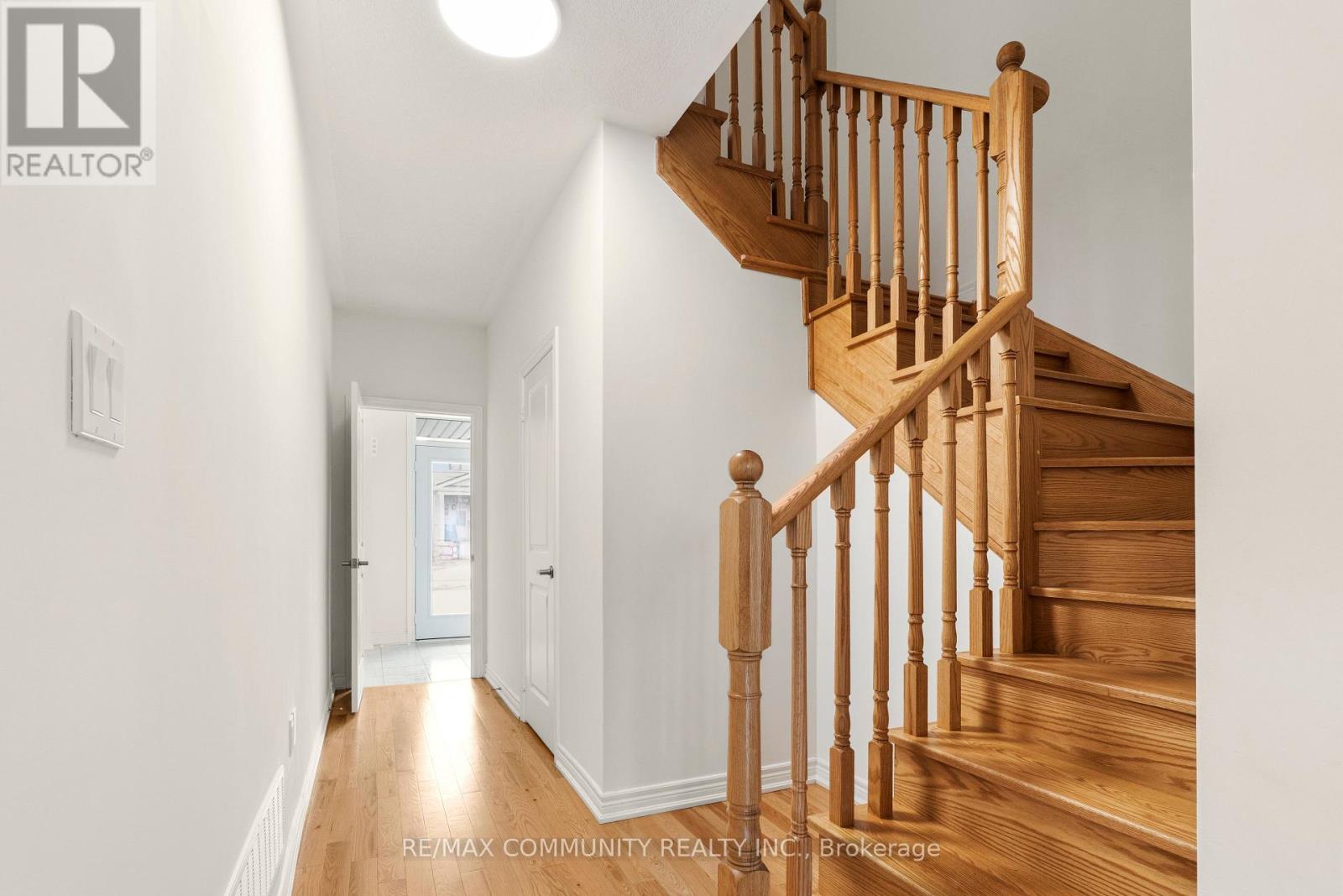 81 Armilia Place, Whitby, Ontario  L1P 0P7 - Photo 3 - E12890764