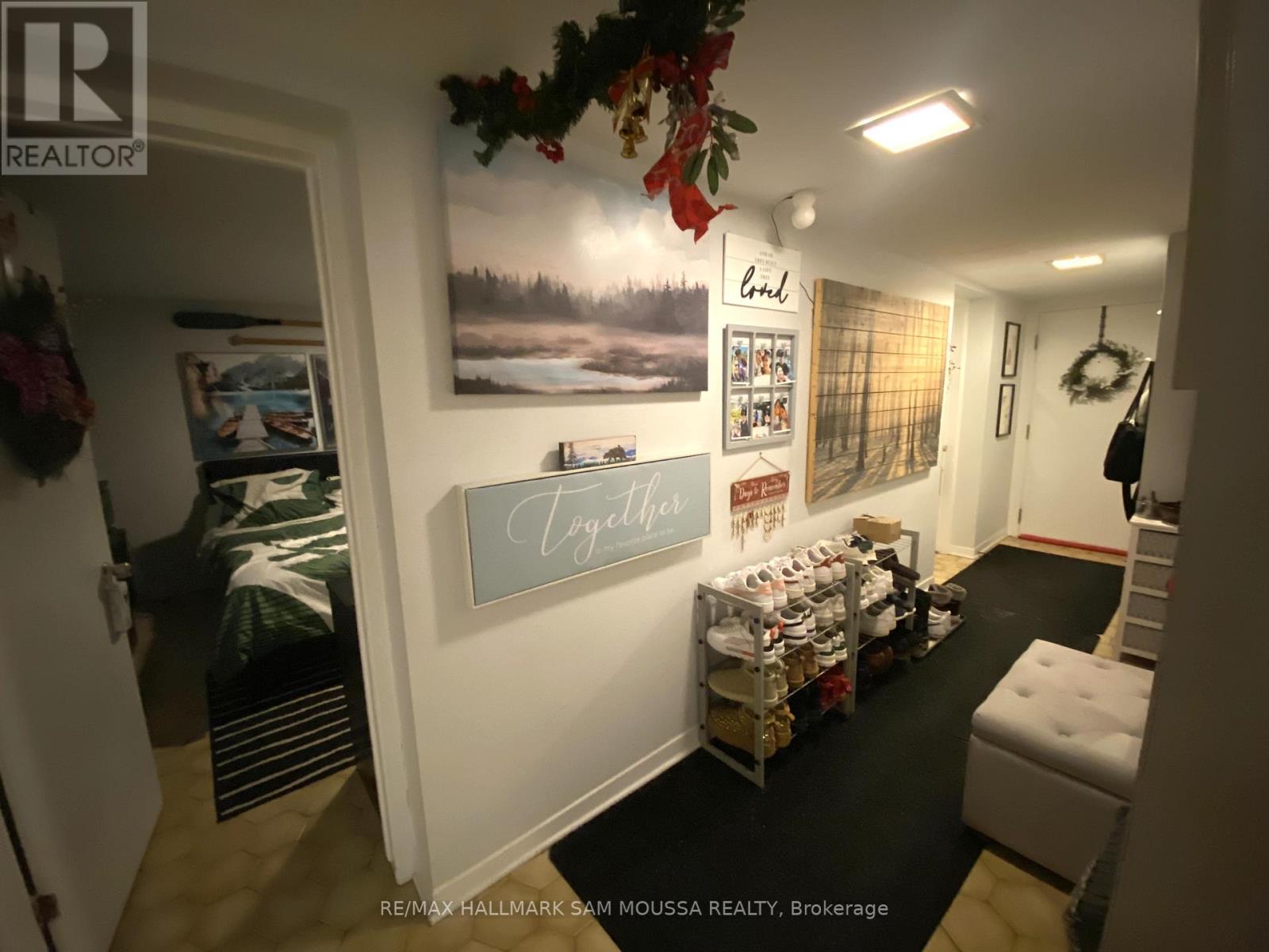 1 - 232 Cooper Street, Ottawa, Ontario  K2P 0G4 - Photo 2 - X12890784