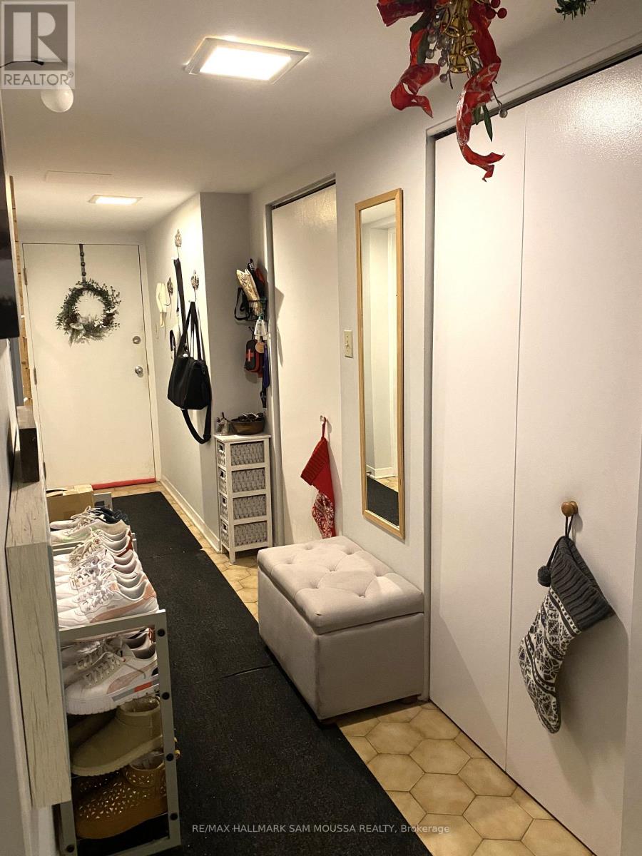 1 - 232 Cooper Street, Ottawa, Ontario  K2P 0G4 - Photo 3 - X12890784