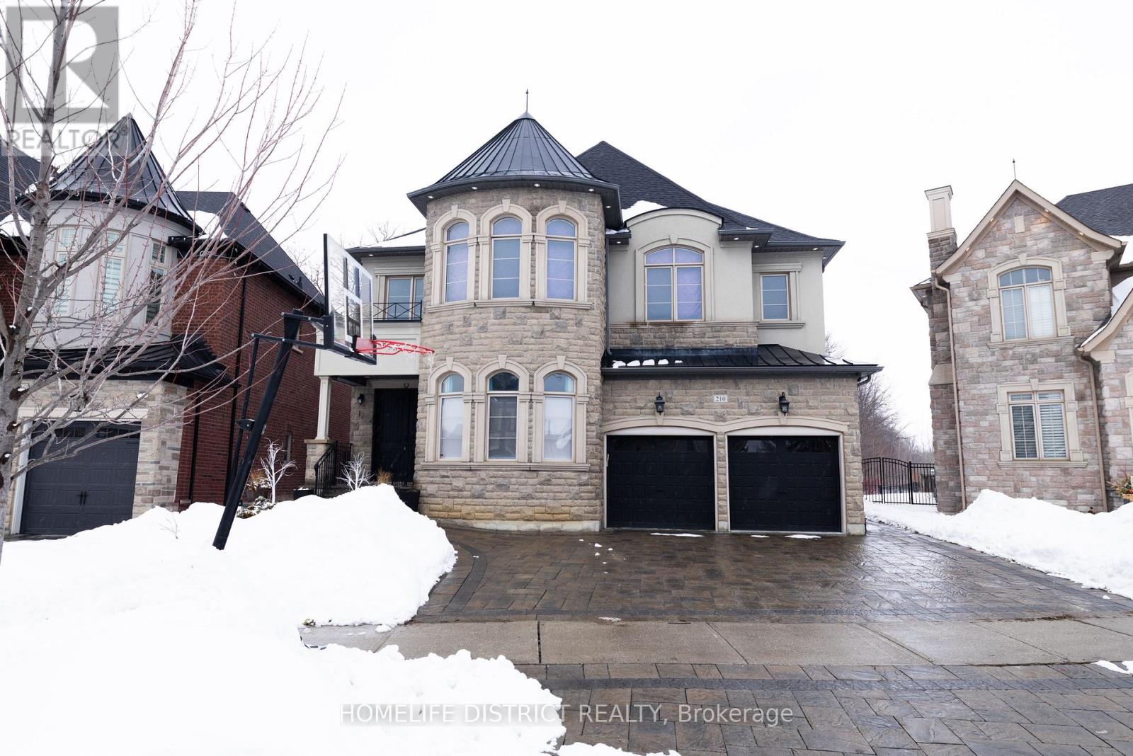210 Cannes Avenue, Vaughan, Ontario  L4H 3X2 - Photo 2 - N12888244