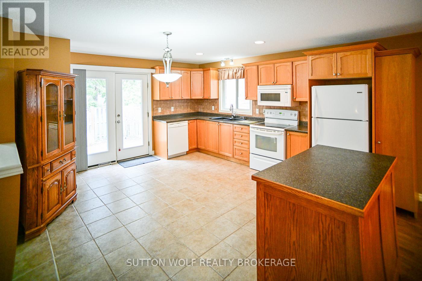 7 - 375 Scott Street E, Strathroy-Caradoc, Ontario  N7G 4G7 - Photo 11 - X12890736