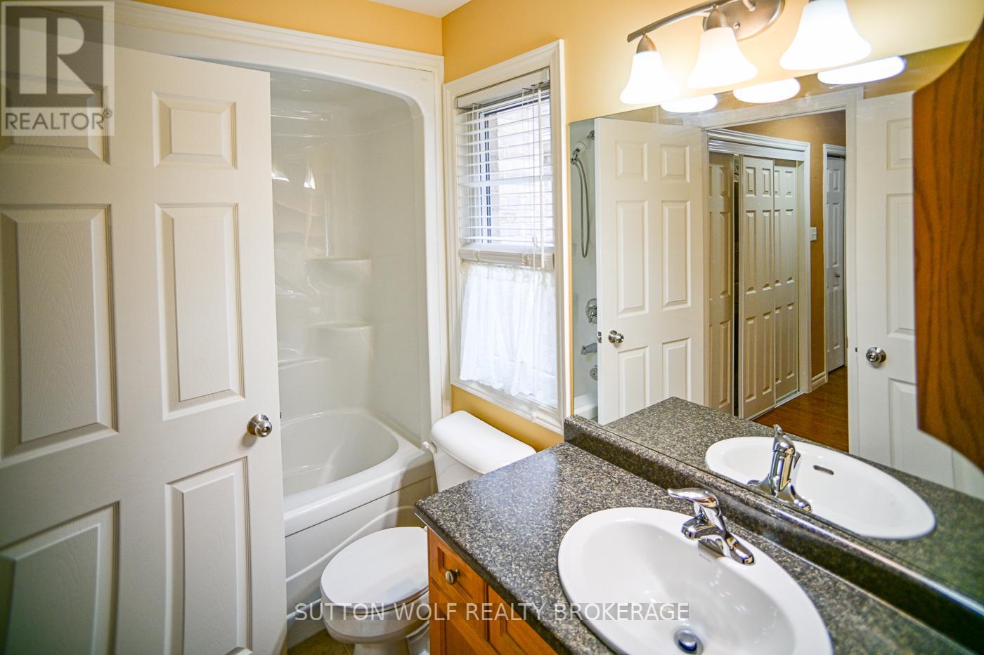 7 - 375 Scott Street E, Strathroy-Caradoc, Ontario  N7G 4G7 - Photo 21 - X12890736