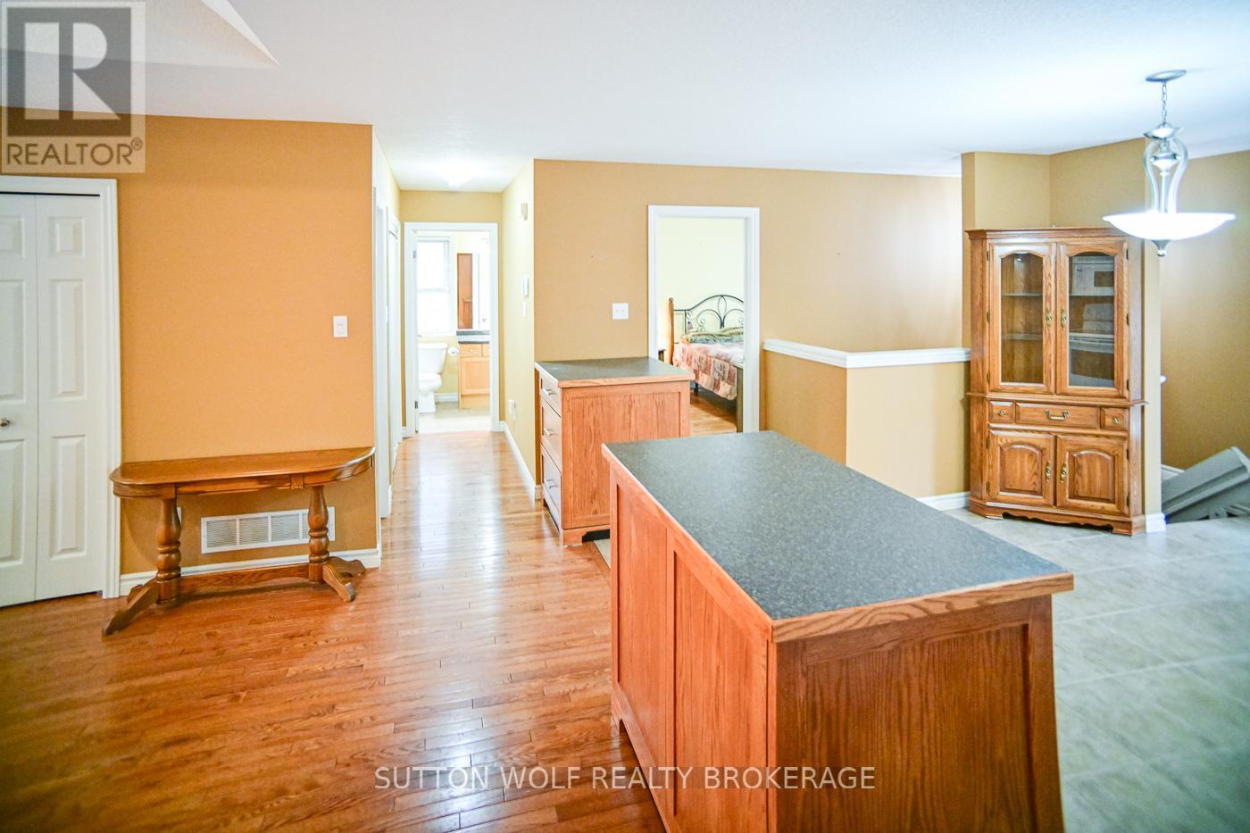 7 - 375 Scott Street E, Strathroy-Caradoc, Ontario  N7G 4G7 - Photo 23 - X12890736