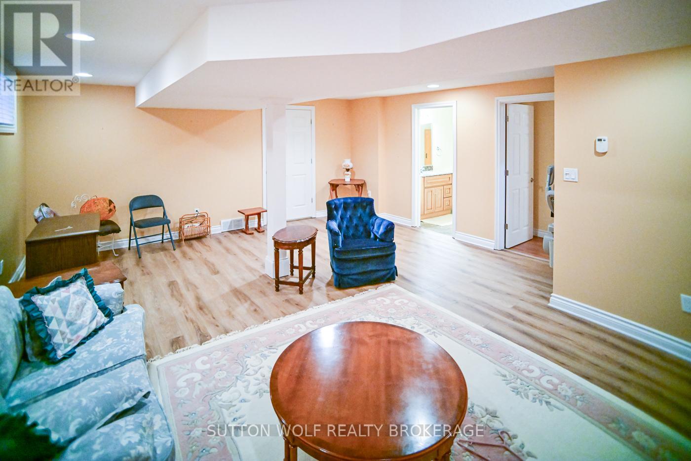 7 - 375 Scott Street E, Strathroy-Caradoc, Ontario  N7G 4G7 - Photo 25 - X12890736