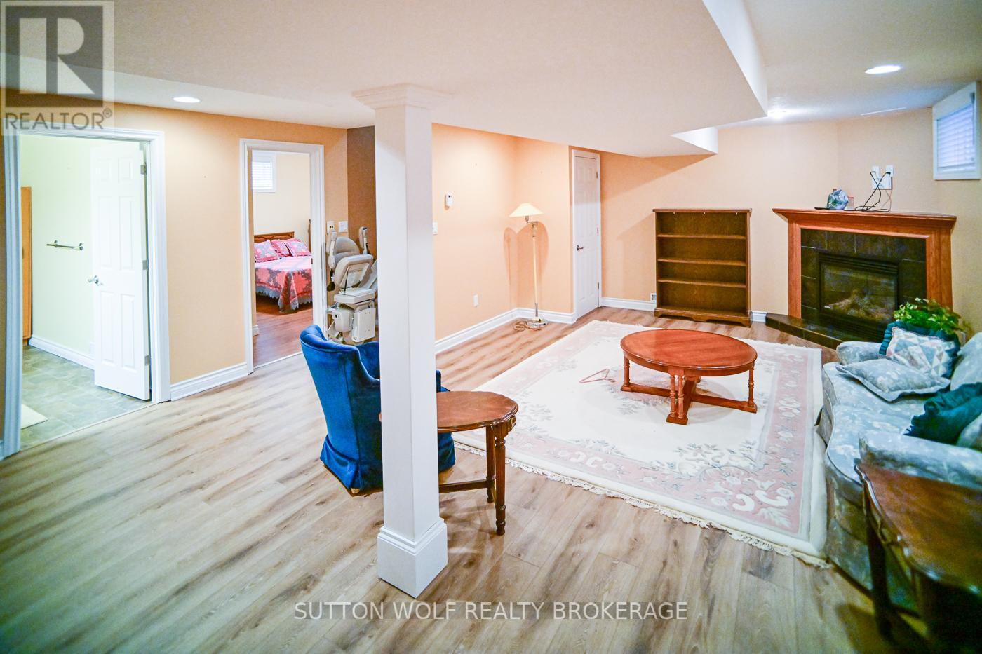 7 - 375 Scott Street E, Strathroy-Caradoc, Ontario  N7G 4G7 - Photo 27 - X12890736