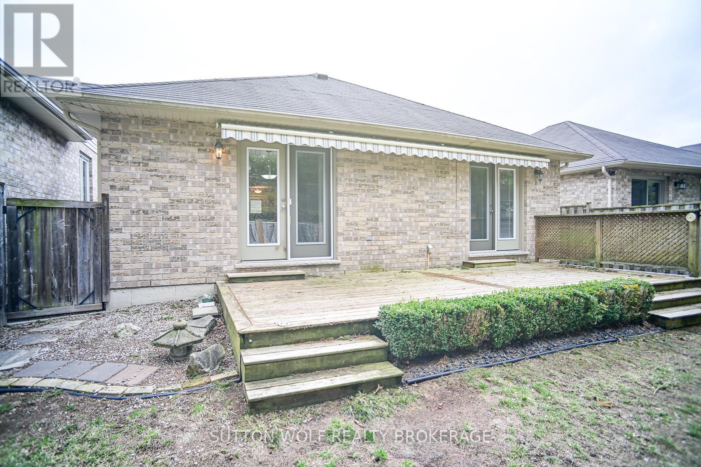 7 - 375 Scott Street E, Strathroy-Caradoc, Ontario  N7G 4G7 - Photo 3 - X12890736