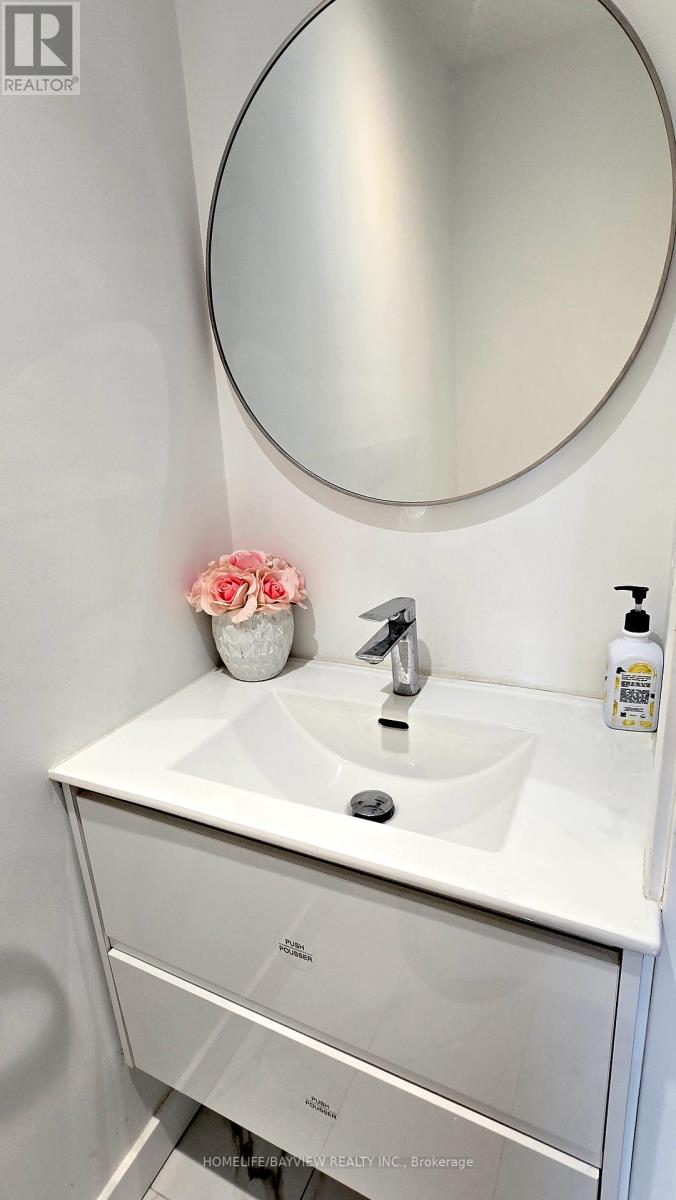 Main & Second Floors - 123 Kersey Crescent, Richmond Hill (North Richvale), Ontario  L4C 5X4 - Photo 14 - N12889936