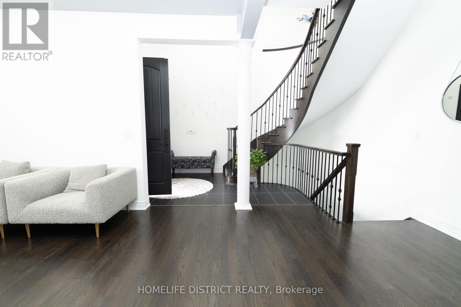 210 Cannes Avenue, Vaughan, Ontario  L4H 3X2 - Photo 6 - N12888244