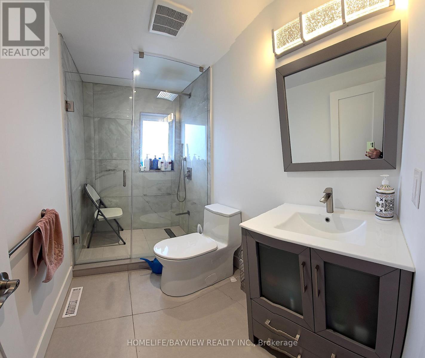 Main & Second Floors - 123 Kersey Crescent, Richmond Hill (North Richvale), Ontario  L4C 5X4 - Photo 19 - N12889936