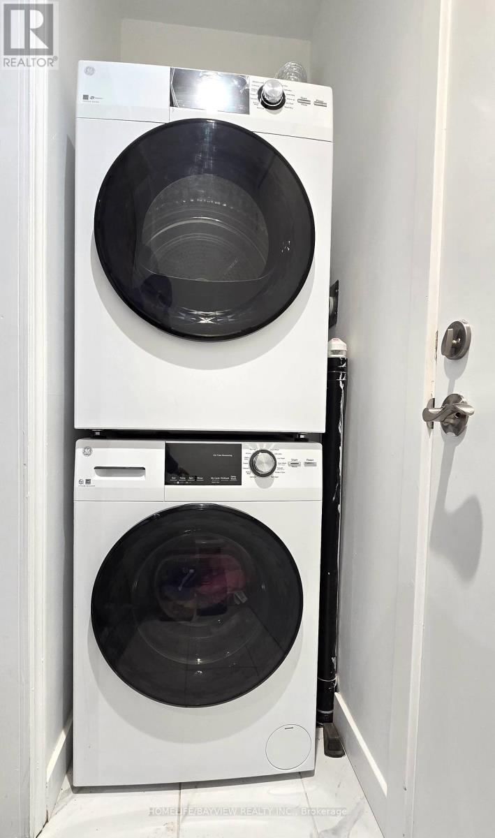 Main & Second Floors - 123 Kersey Crescent, Richmond Hill (North Richvale), Ontario  L4C 5X4 - Photo 25 - N12889936