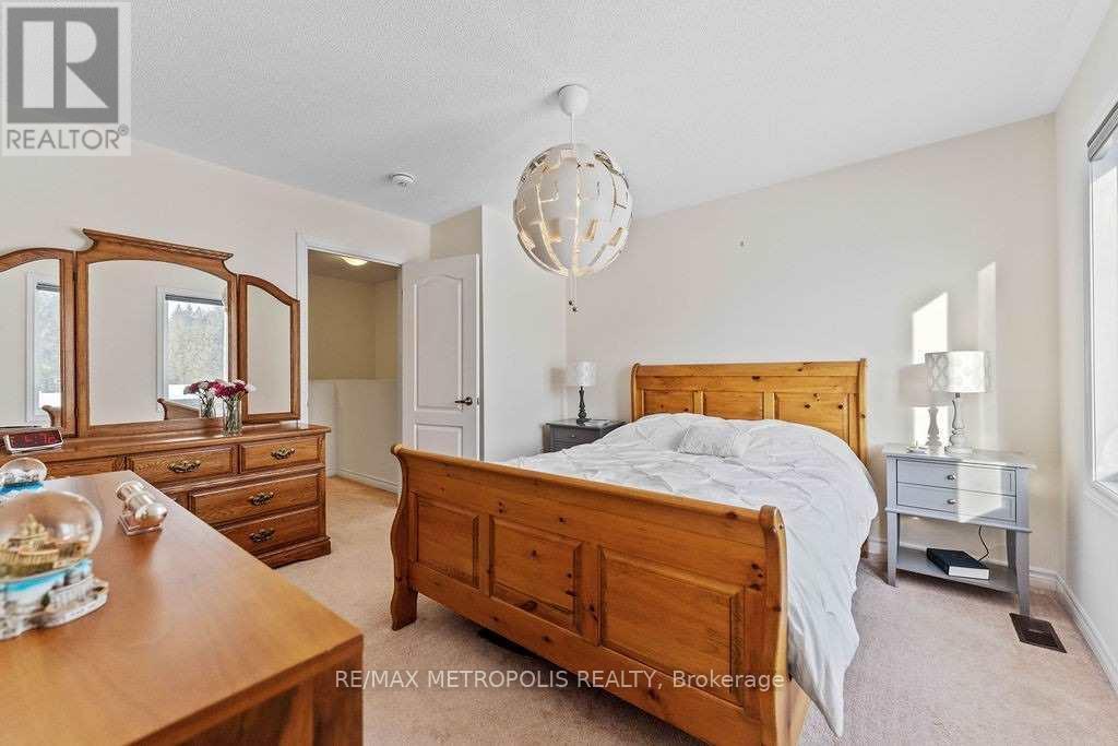 45 Deneb Street, Barrie, Ontario  L4M 0K6 - Photo 7 - S12836988