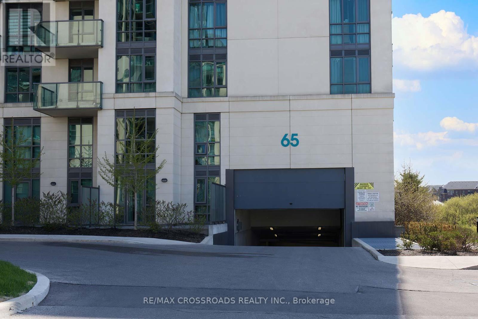 206 - 65 Yorkland Boulevard, Brampton, Ontario  L6P 4M5 - Photo 4 - W12890636