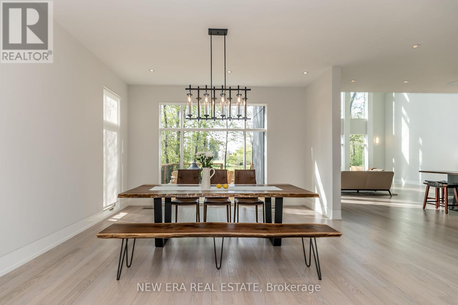 767 Cedarvale Drive, Innisfil, Ontario  L9S 4L2 - Photo 2 - N12890686