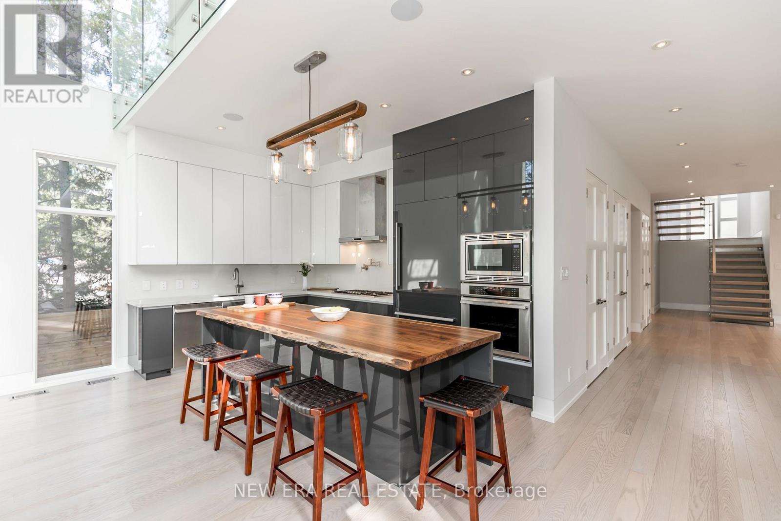 767 Cedarvale Drive, Innisfil, Ontario  L9S 4L2 - Photo 3 - N12890686