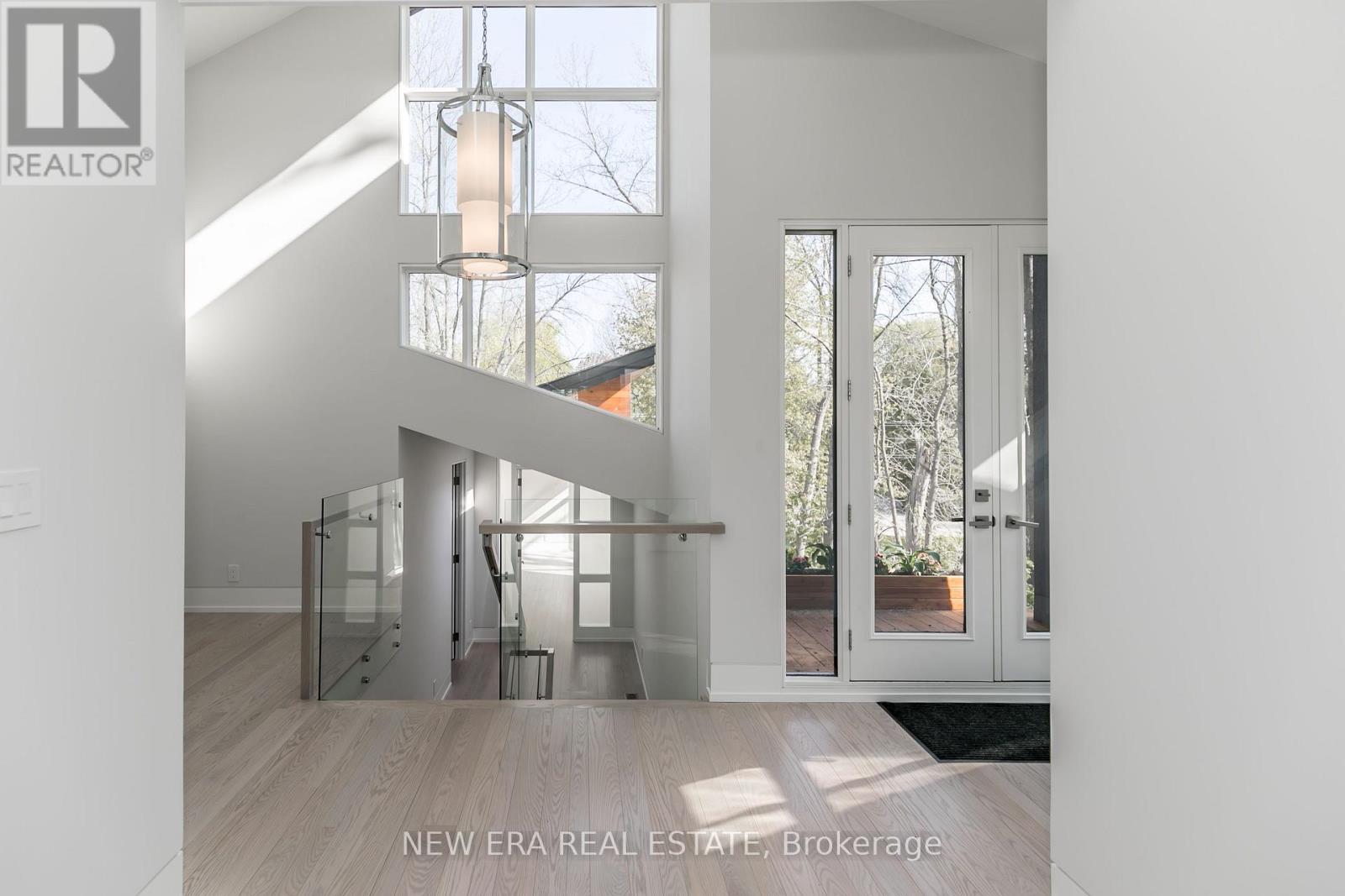 767 Cedarvale Drive, Innisfil, Ontario  L9S 4L2 - Photo 4 - N12890686