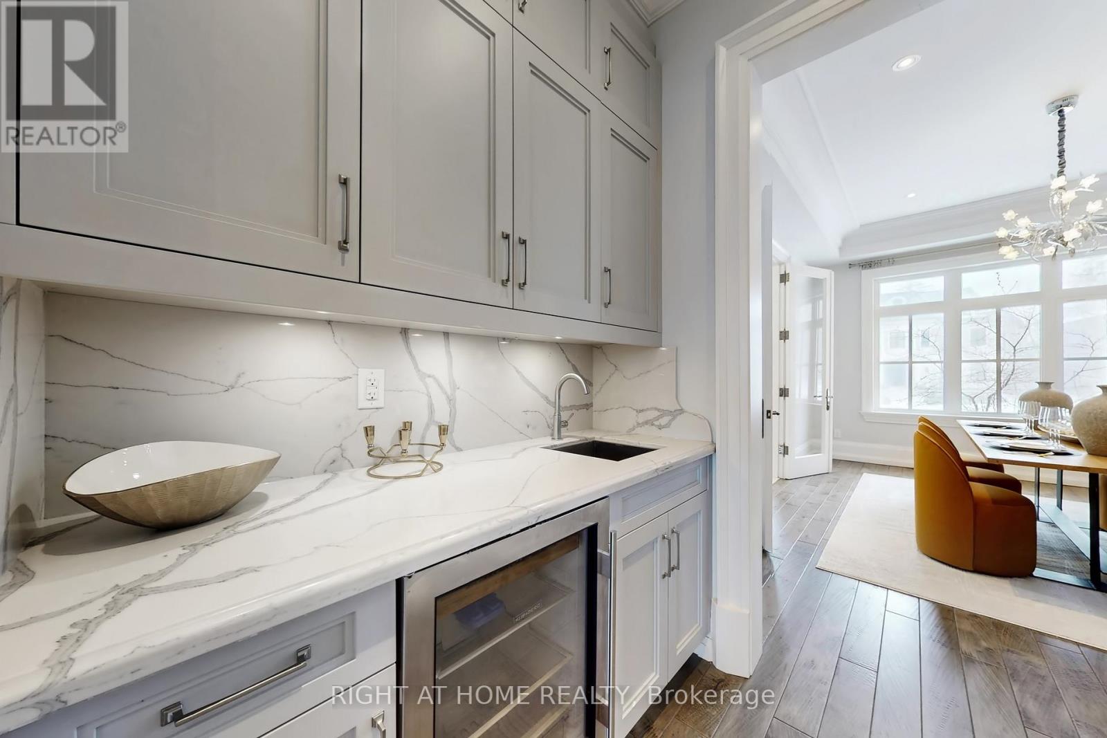 15 Davina Circle, Aurora (Aurora Estates), Ontario  L4G 0M2 - Photo 17 - N12890744