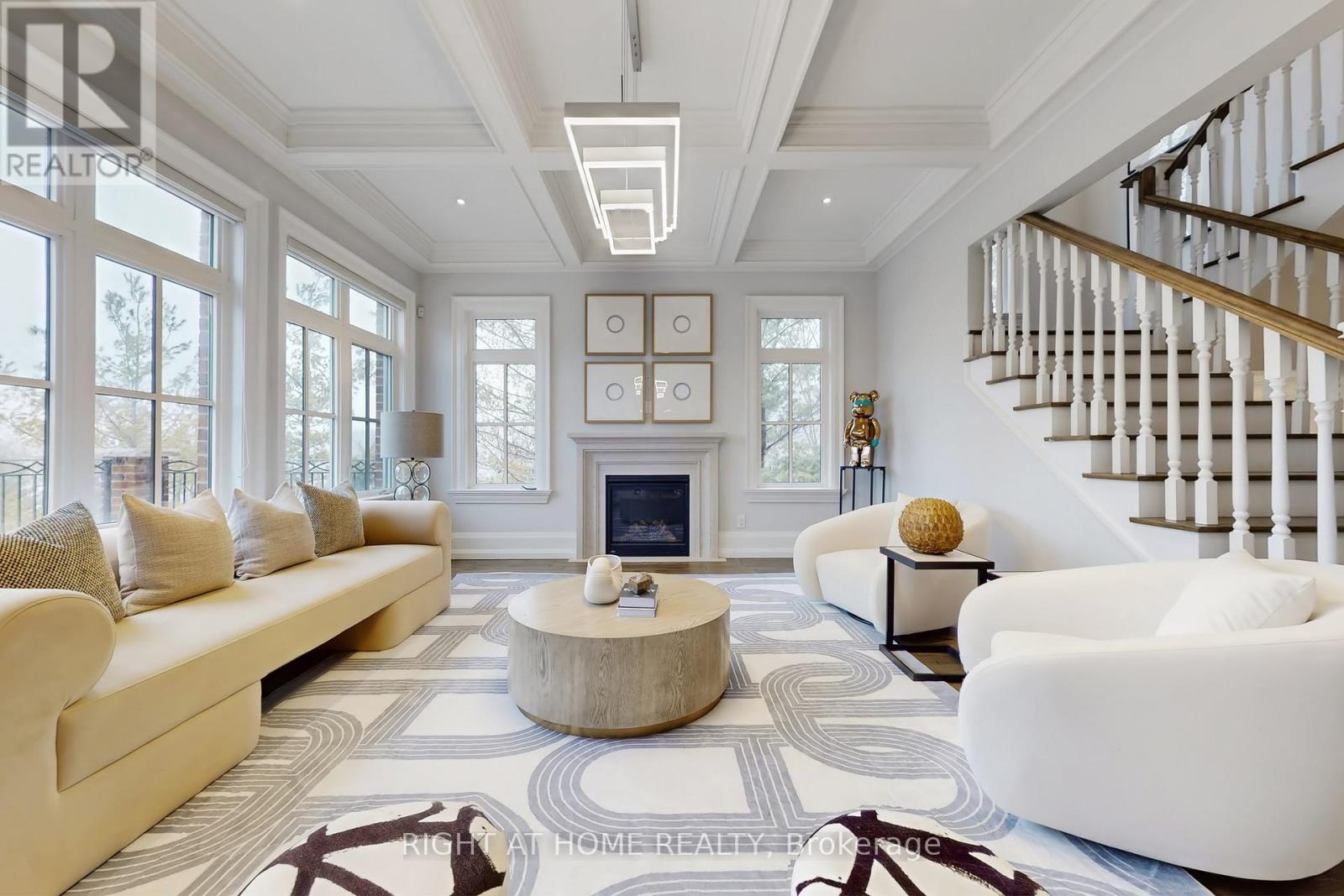 15 Davina Circle, Aurora (Aurora Estates), Ontario  L4G 0M2 - Photo 9 - N12890744