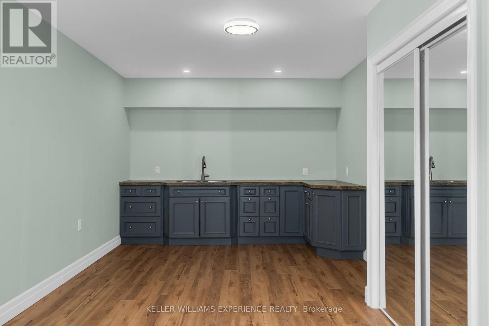 24 Rue Helene, Tiny (Lafontaine), Ontario  L9M 0H1 - Photo 14 - S12890738