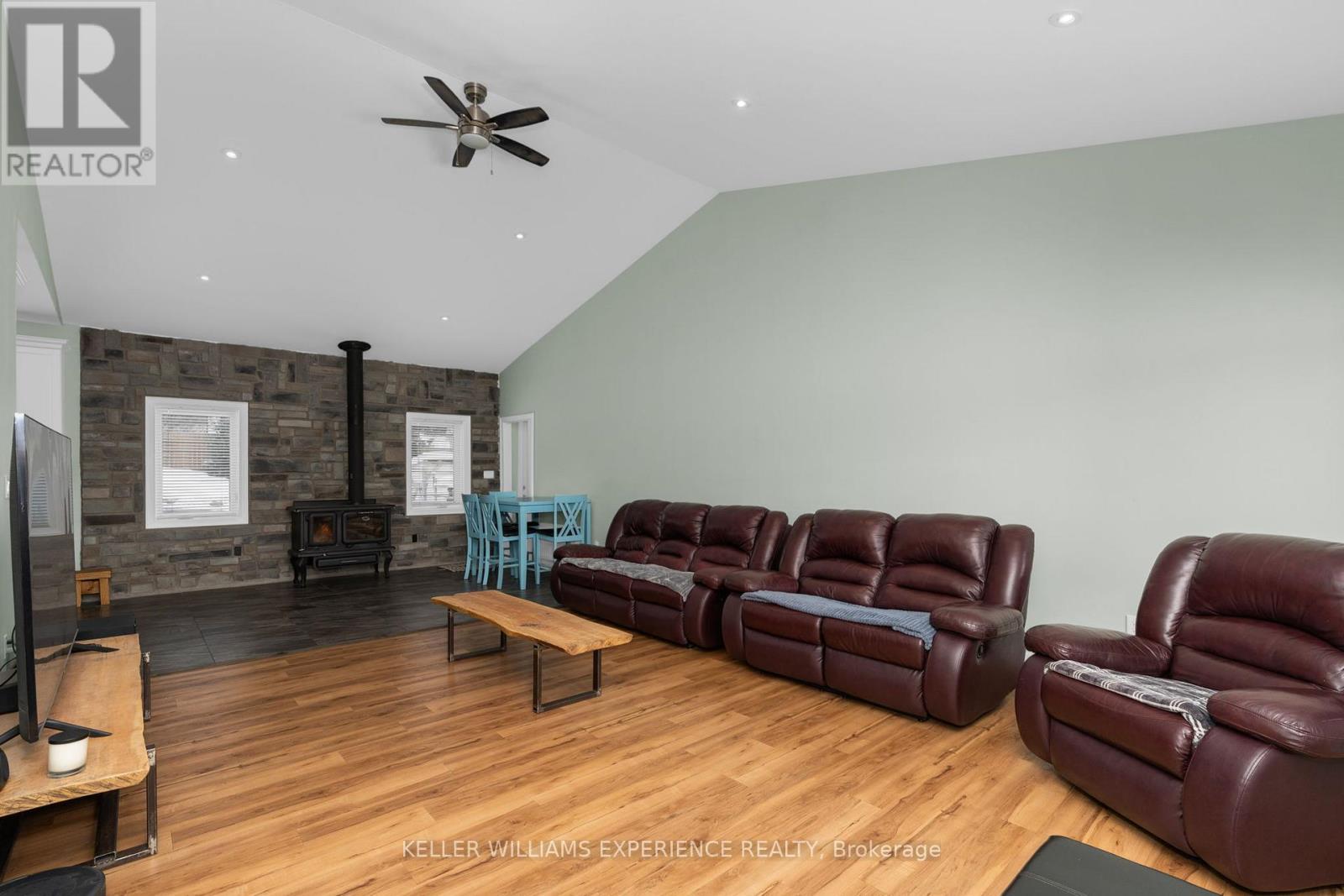 24 Rue Helene, Tiny (Lafontaine), Ontario  L9M 0H1 - Photo 3 - S12890738