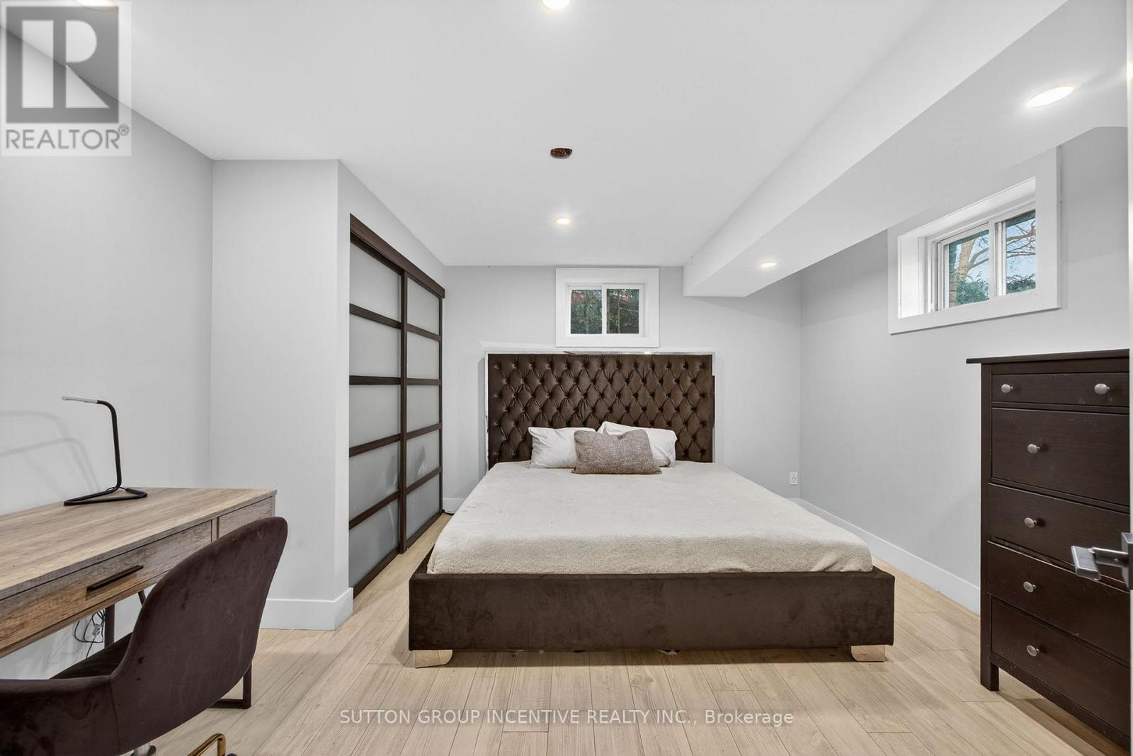 211 Moon Point Drive, Oro-Medonte, Ontario  L3V 6H1 - Photo 24 - S12890750