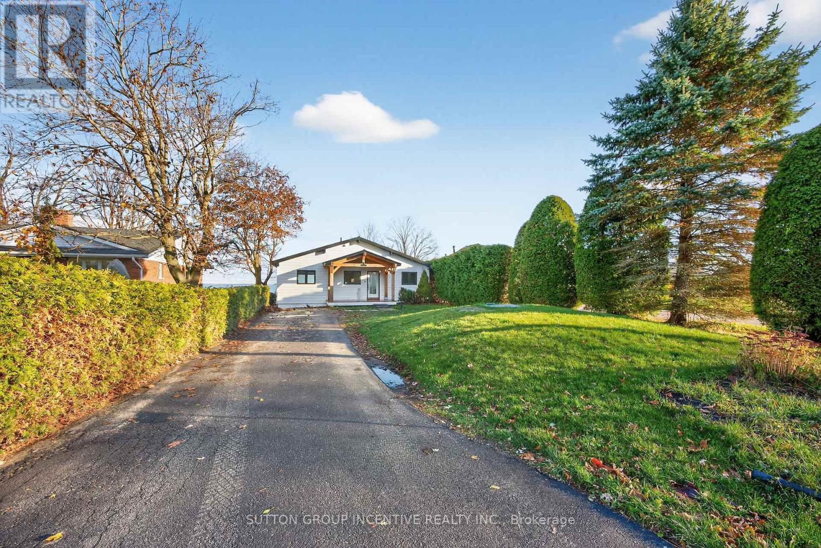 211 Moon Point Drive, Oro-Medonte, Ontario  L3V 6H1 - Photo 4 - S12890750