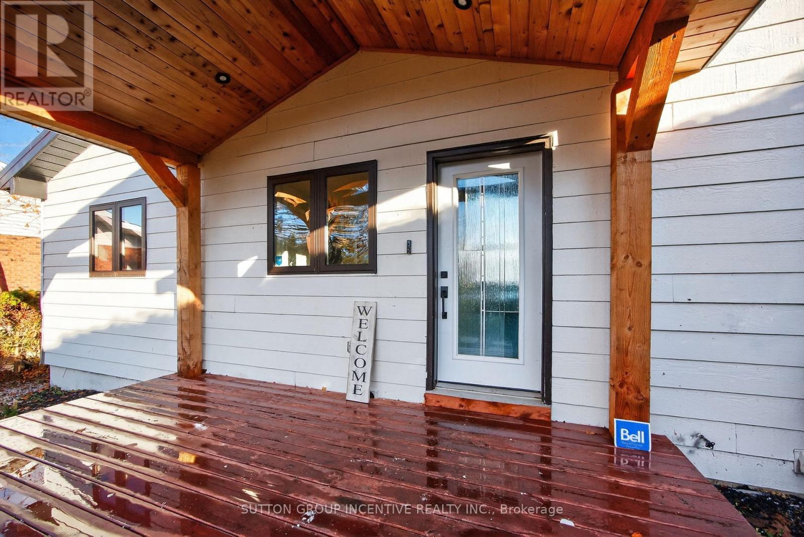 211 Moon Point Drive, Oro-Medonte, Ontario  L3V 6H1 - Photo 5 - S12890750