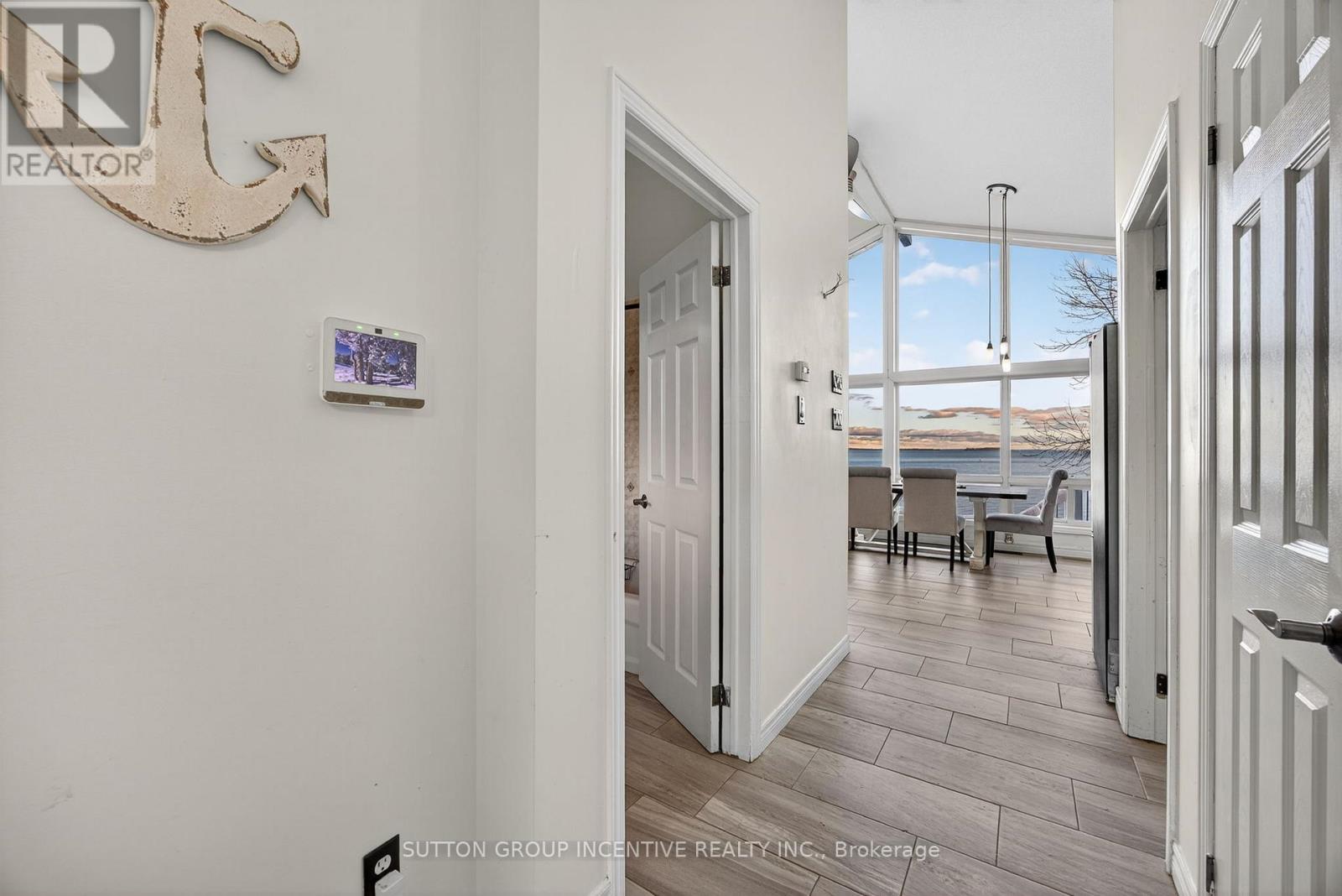 211 Moon Point Drive, Oro-Medonte, Ontario  L3V 6H1 - Photo 6 - S12890750