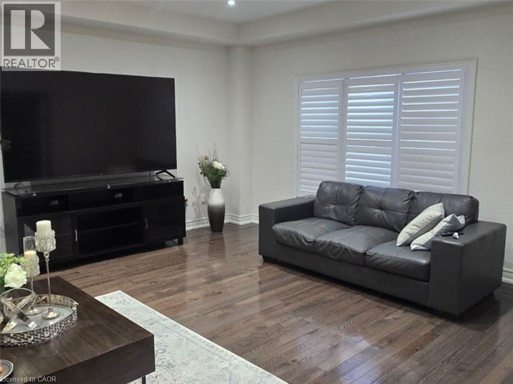 77 Eaglecrest Street, Kitchener, Ontario  N2K 4K1 - Photo 4 - 40792557