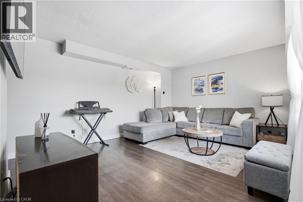 423 Westwood Drive Unit# 44, Kitchener, Ontario  N2M 5B5 - Photo 2 - 40812782