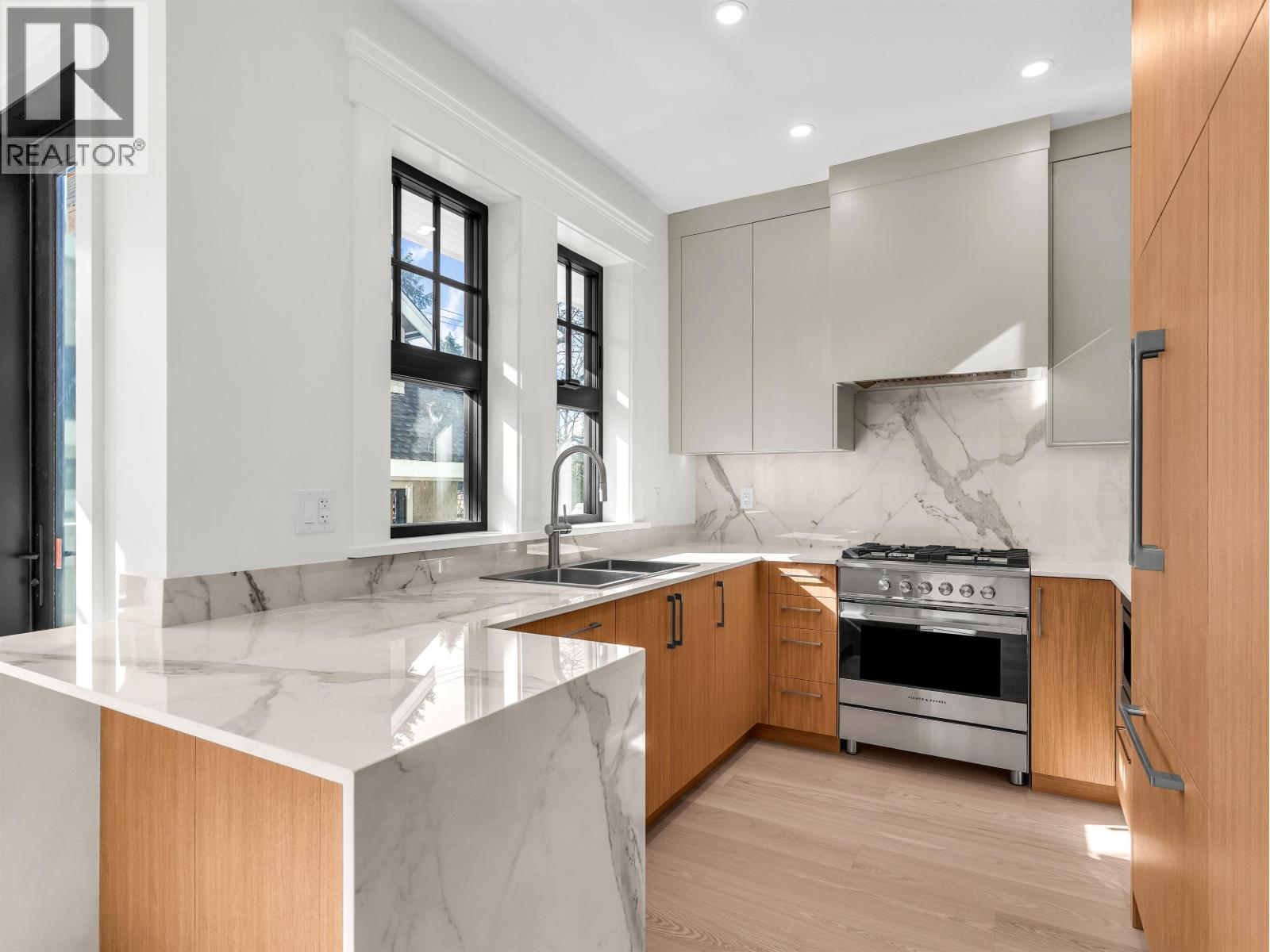 2566 W 2nd Avenue, Vancouver, British Columbia  V6K 1J8 - Photo 10 - R3096096