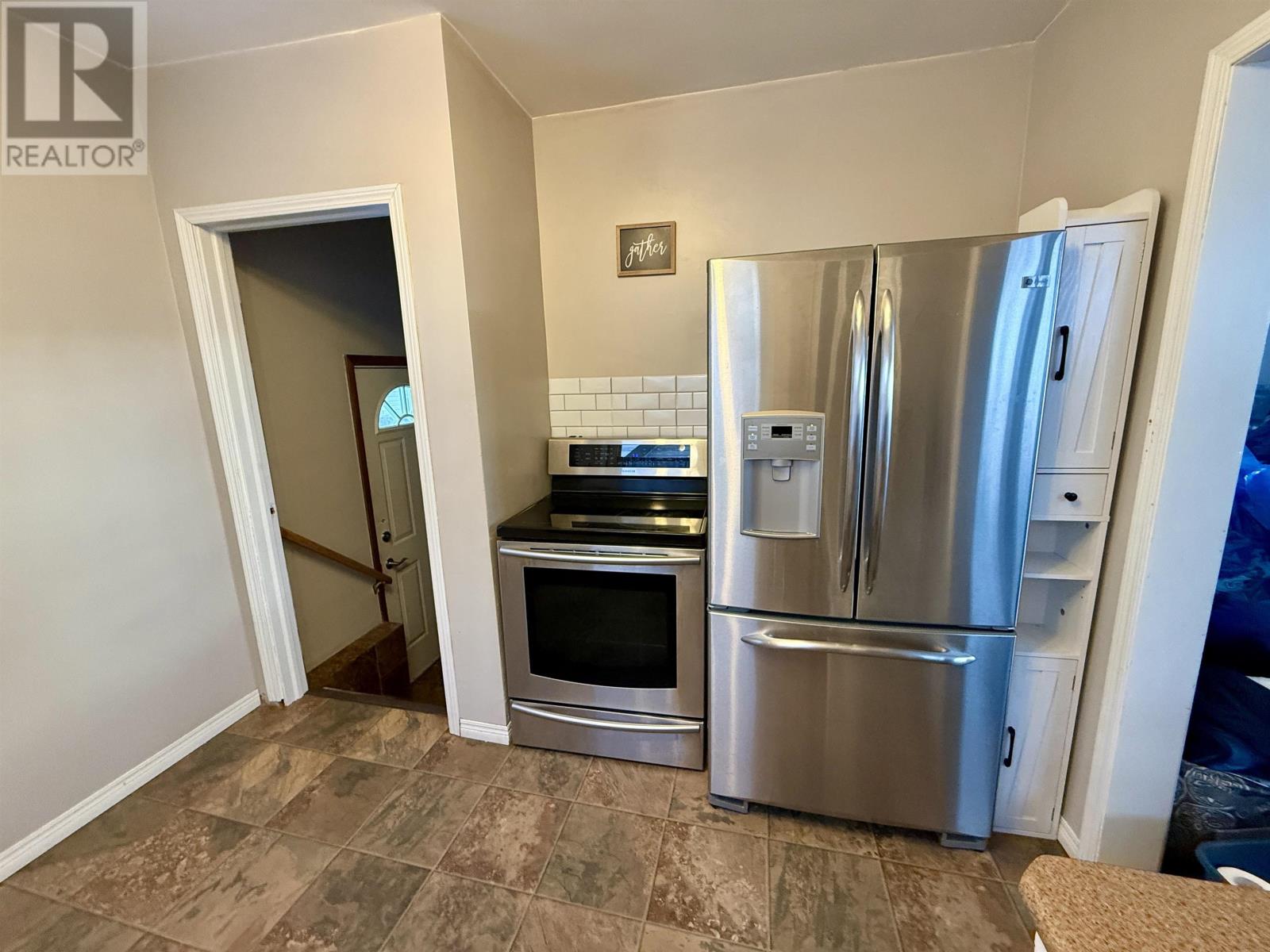 733 Tarbutt St, Thunder Bay, Ontario  P7E 1Z2 - Photo 3 - TB2600379