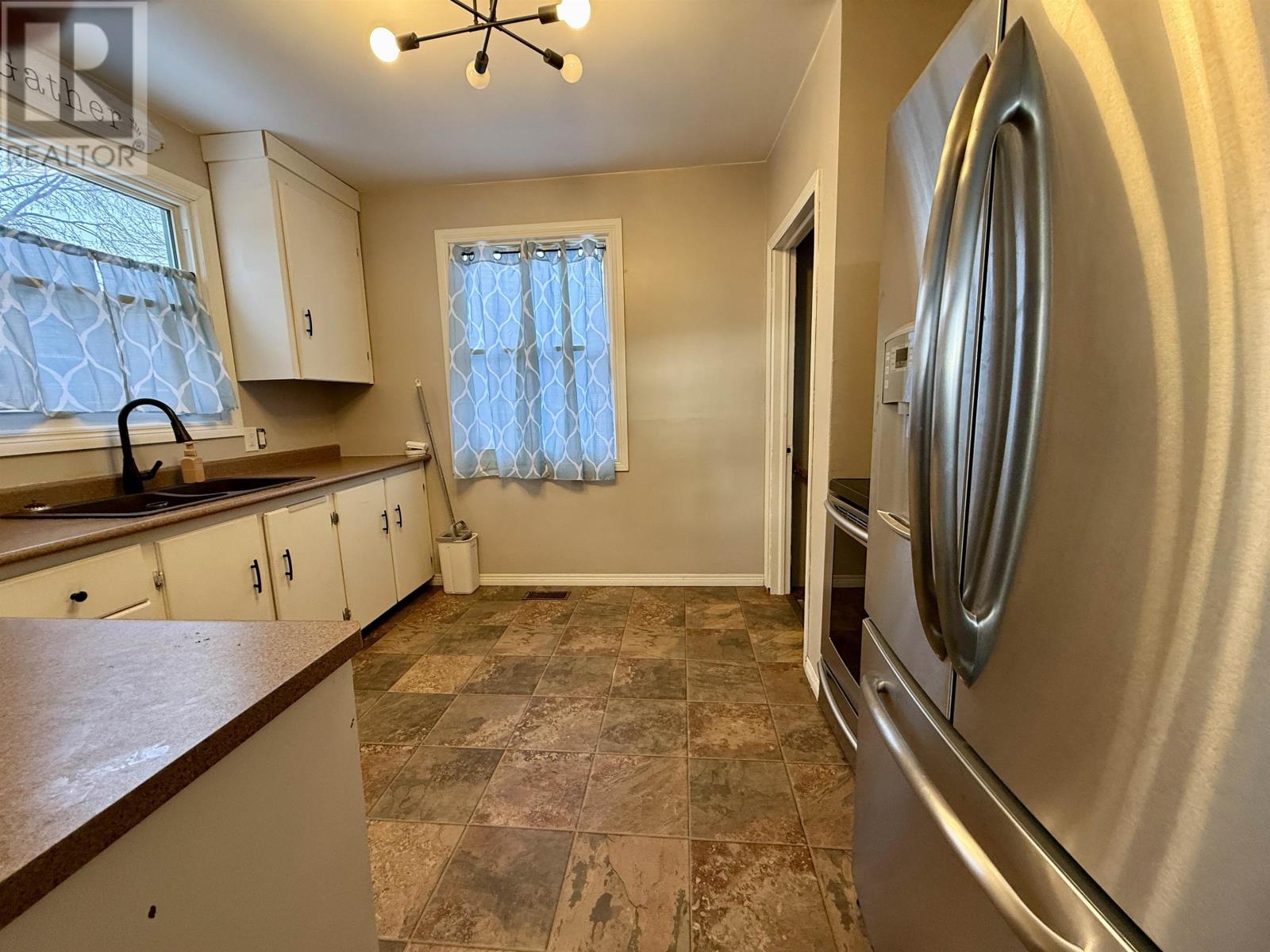 733 Tarbutt St, Thunder Bay, Ontario  P7E 1Z2 - Photo 2 - TB2600379