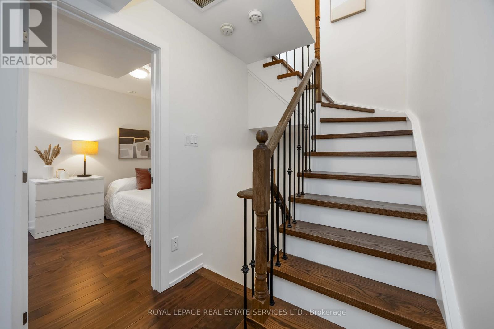 212 Brandon Avenue, Toronto, Ontario  M6H 0C5 - Photo 25 - W12890708