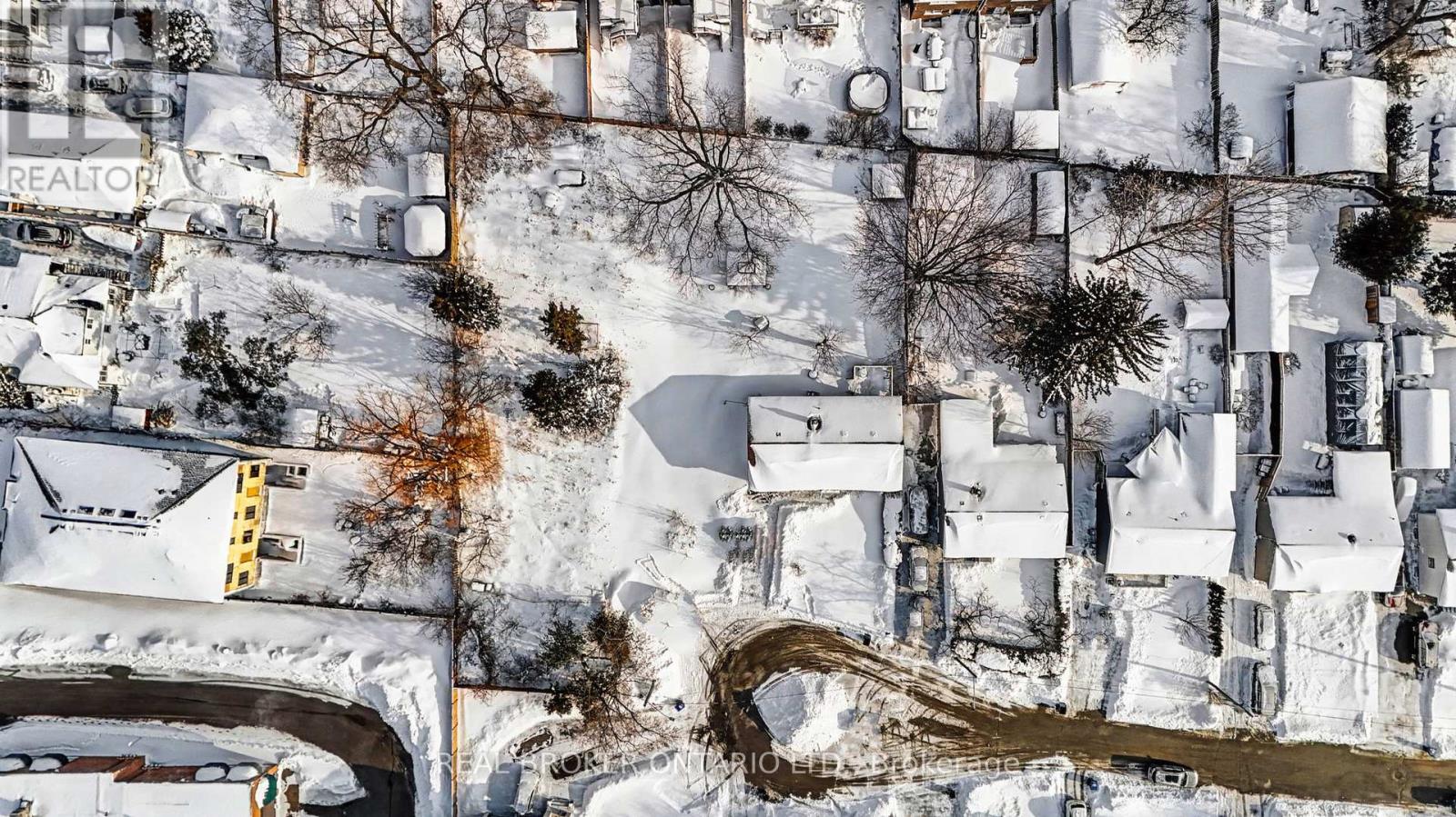 1069 Roosevelt Road, Mississauga, Ontario  L5G 3Y6 - Photo 42 - W12890760