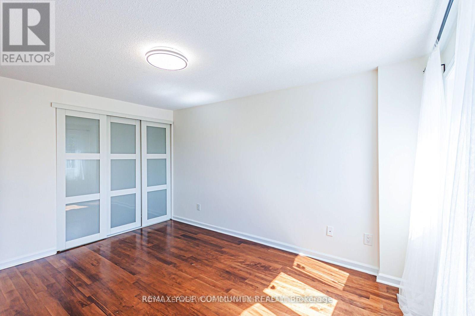 3035 Ilomar Crescent, Mississauga, Ontario  L5N 5B6 - Photo 14 - W12890766