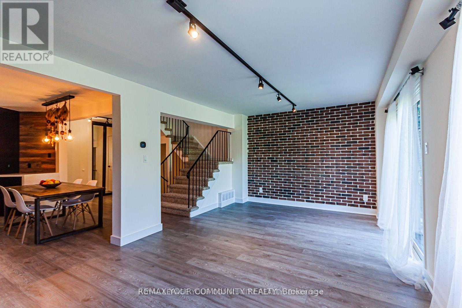 3035 Ilomar Crescent, Mississauga, Ontario  L5N 5B6 - Photo 5 - W12890766