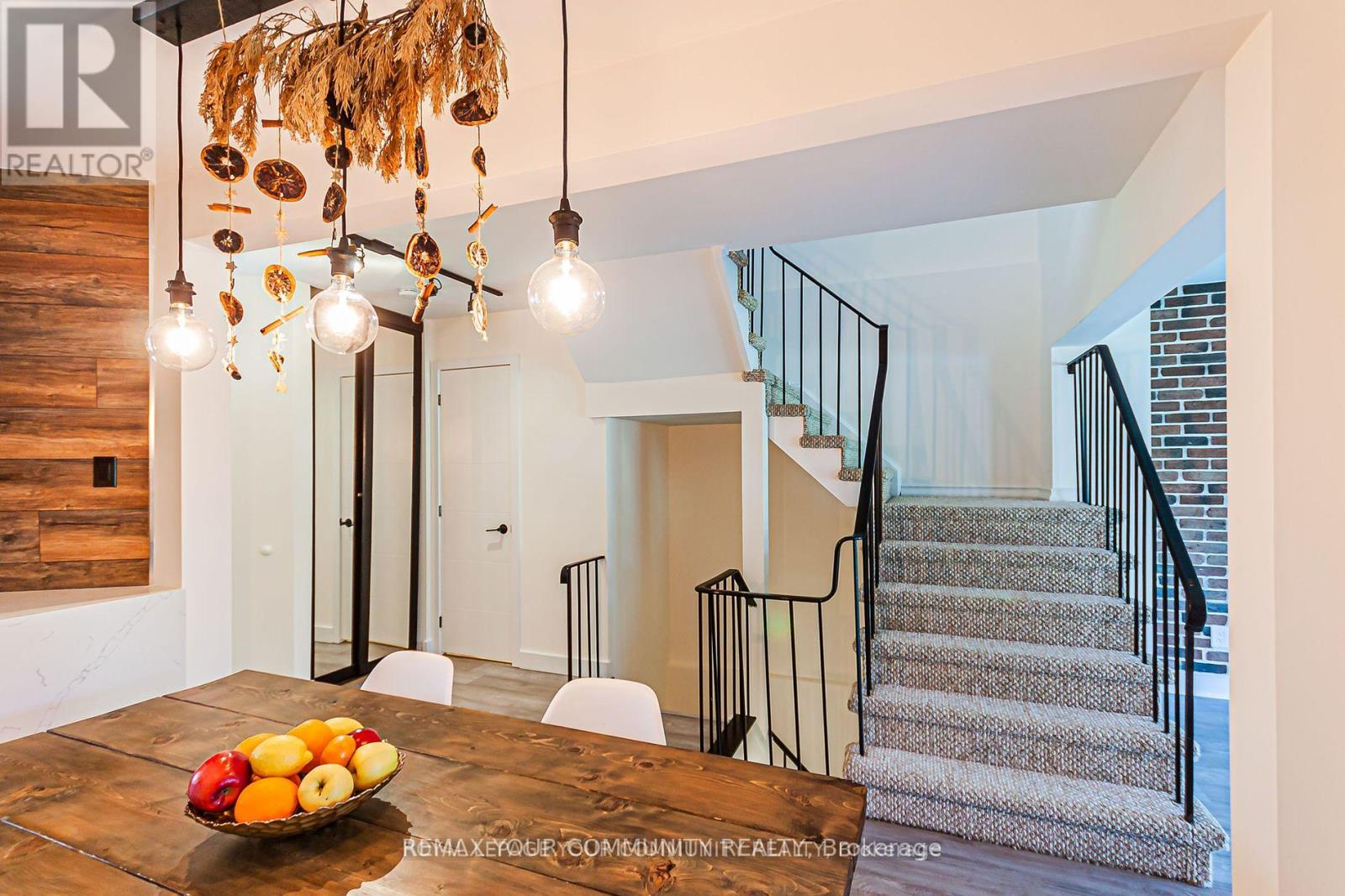 3035 Ilomar Crescent, Mississauga, Ontario  L5N 5B6 - Photo 7 - W12890766