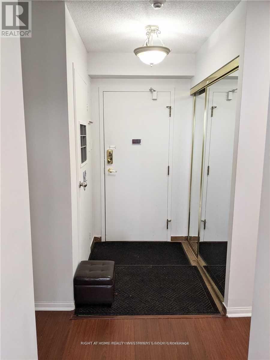 812 - 550 Webb Drive, Mississauga, Ontario  L5B 3Y4 - Photo 10 - W12890782