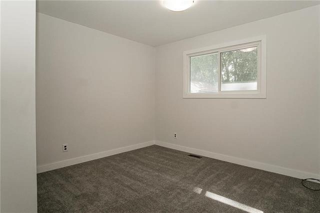 200 Rose Street, Steinbach, Manitoba  R5G 2E4 - Photo 6 - 202604824