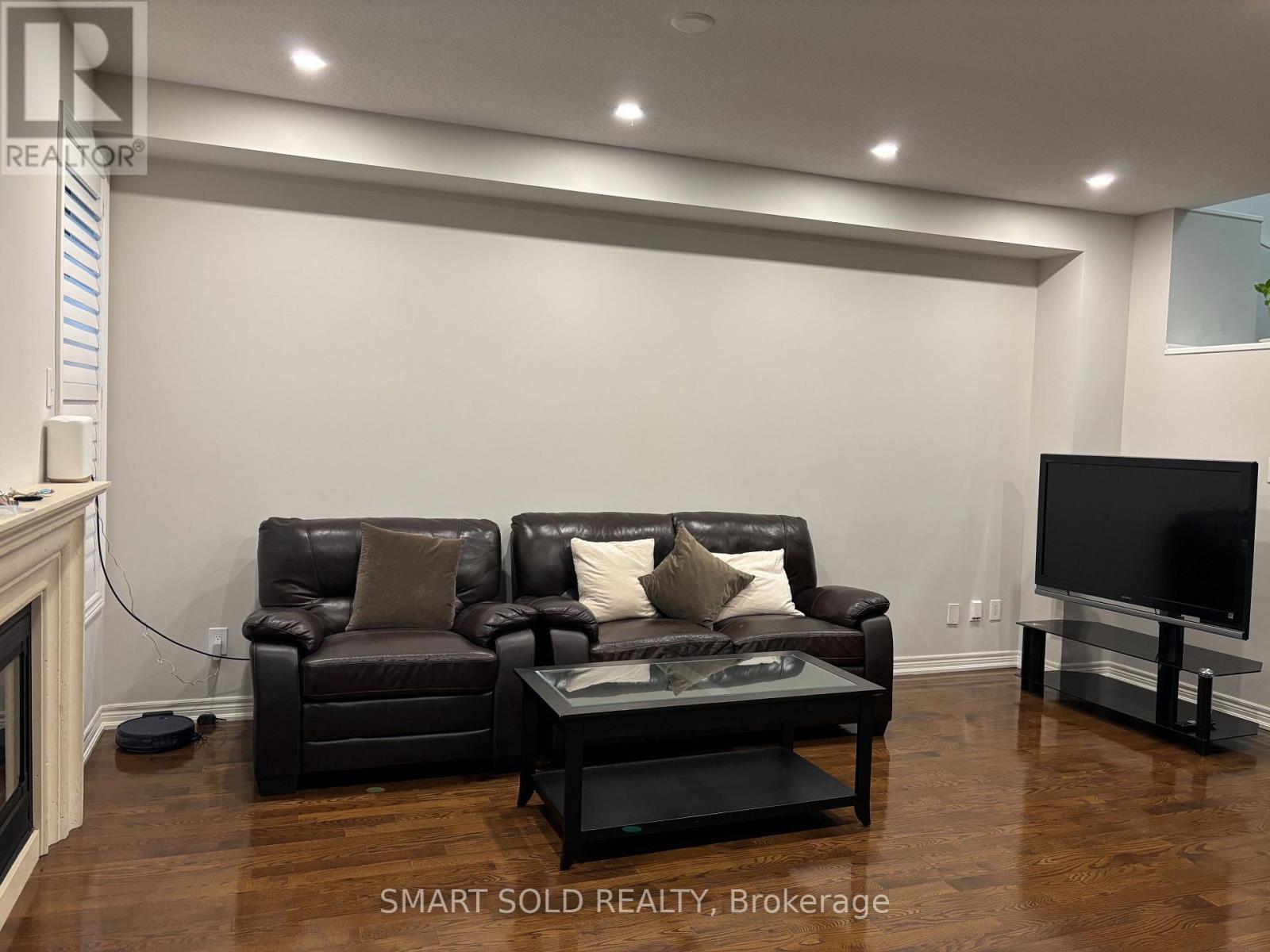 50 Brumstead Drive, Richmond Hill, Ontario  L4E 0C5 - Photo 9 - N12889602