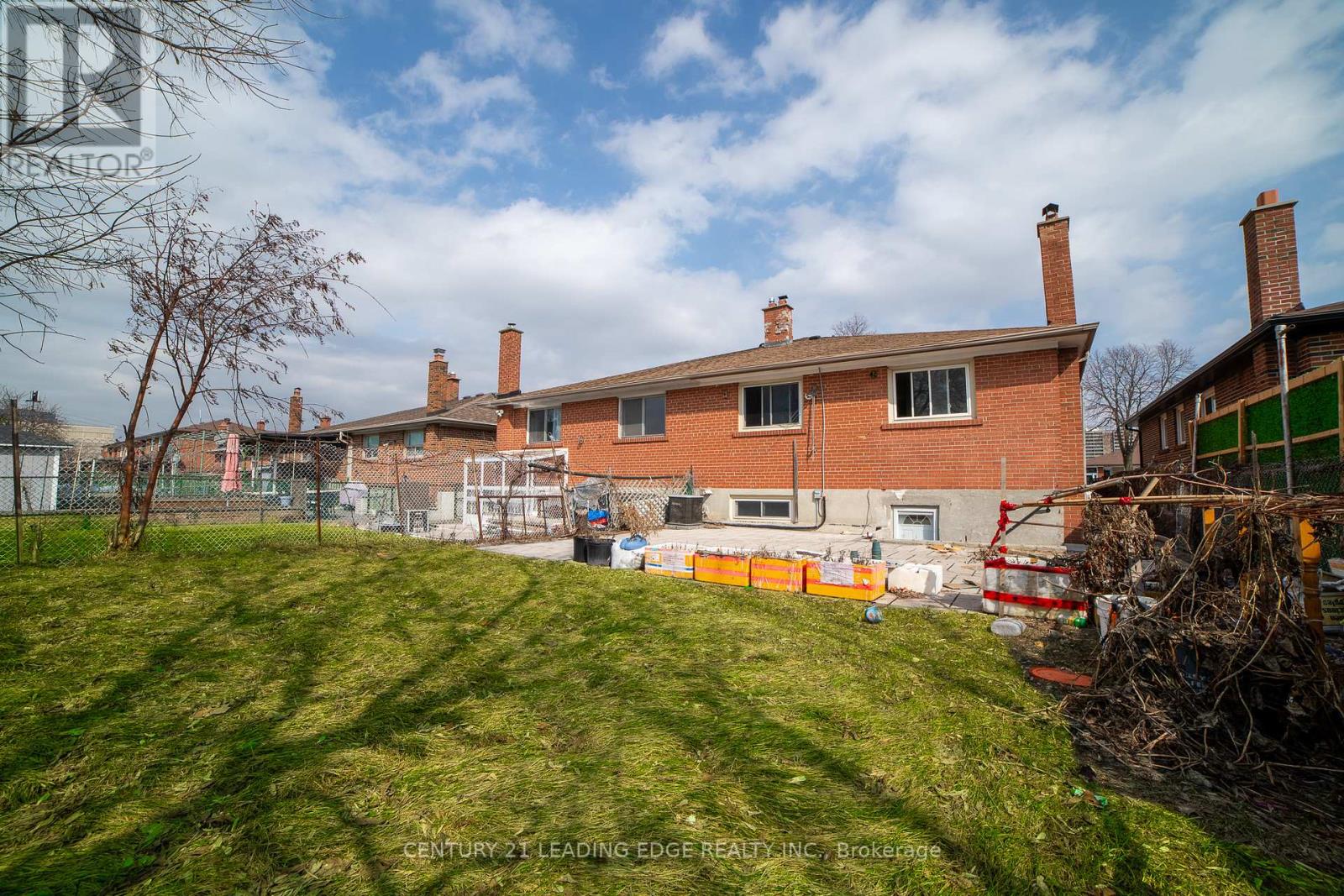 34 Petiole Road, Toronto, Ontario  M3N 2B4 - Photo 5 - W12887406