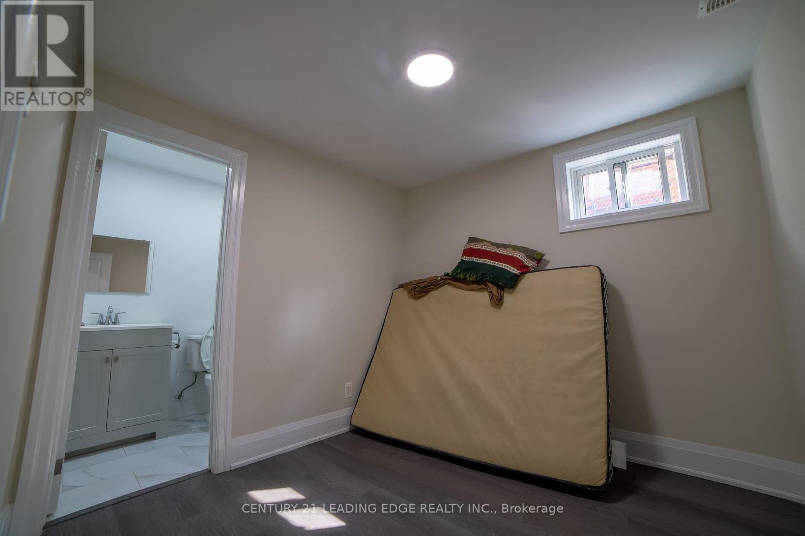 34 Petiole Road, Toronto, Ontario  M3N 2B4 - Photo 20 - W12887406