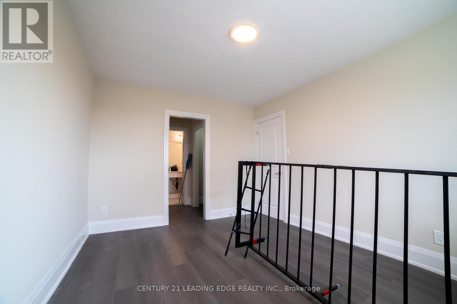 34 Petiole Road, Toronto, Ontario  M3N 2B4 - Photo 10 - W12887406