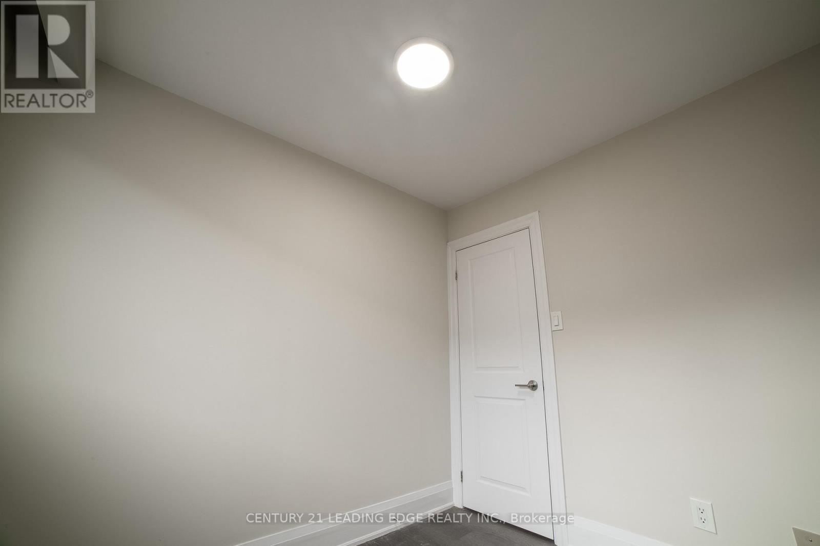 34 Petiole Road, Toronto, Ontario  M3N 2B4 - Photo 16 - W12887406